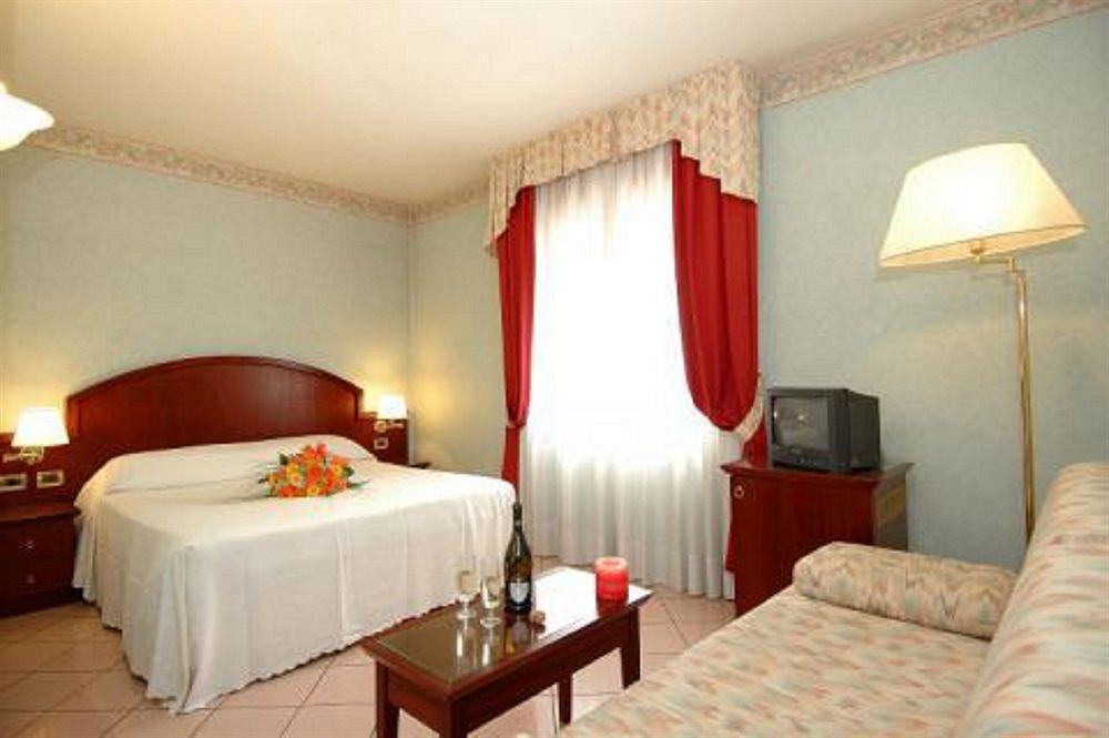 Venice Palace Hotel Mirano Esterno foto