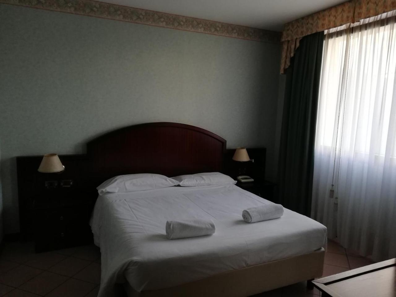 Venice Palace Hotel Mirano Esterno foto