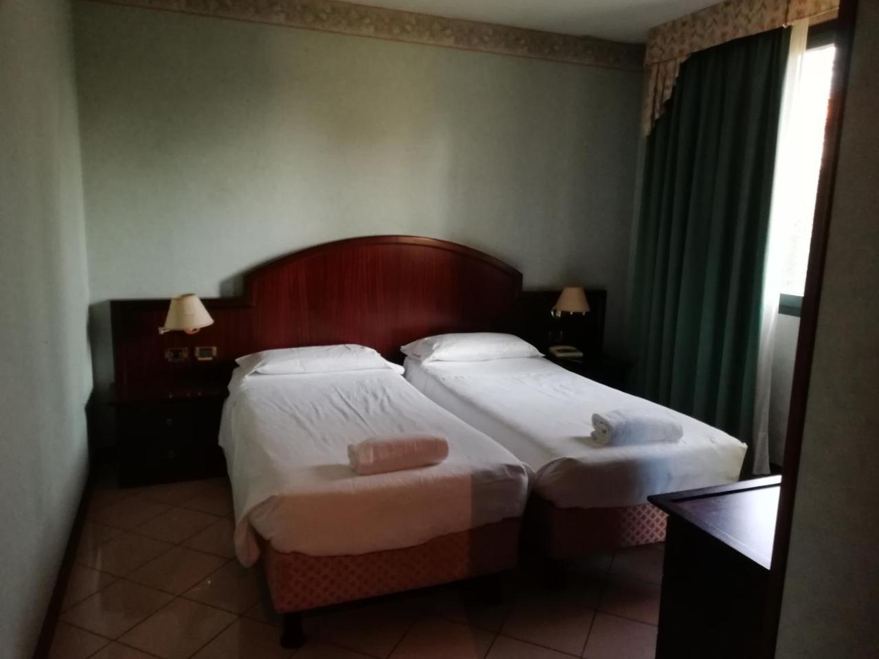 Venice Palace Hotel Mirano Esterno foto
