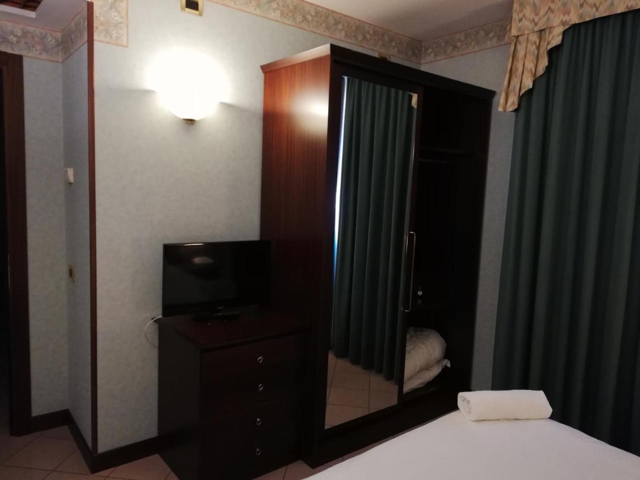 Venice Palace Hotel Mirano Esterno foto
